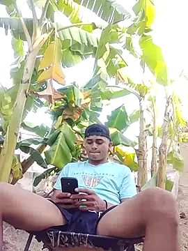 Snapshot of youngboypiss chatting on February 2, 2026, 12:04 pm youngboypiss online show from February 2, 2026, 12:04 pm