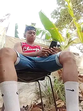 Snapshot of youngboypiss chatting on February 23, 2026, 11:22 am youngboypiss online show from February 23, 2026, 11:22 am