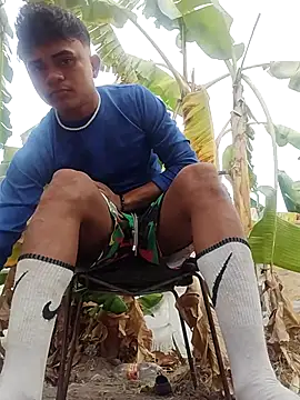 Snapshot of youngboypiss chatting on February 13, 2026, 11:10 am youngboypiss online show from February 13, 2026, 11:10 am