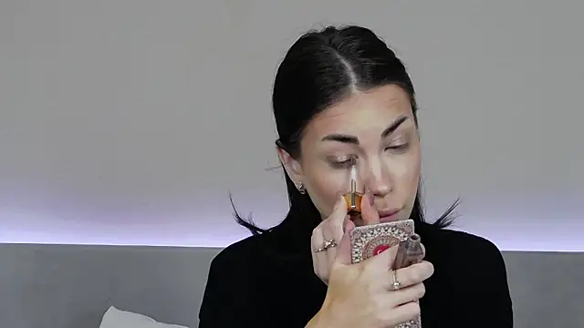 RachaelMils online show from December 23, 2025, 4:01 am