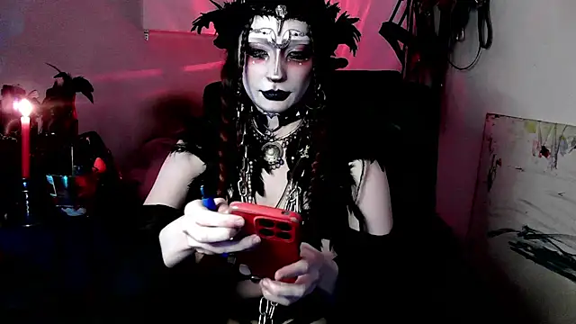 EmpressMorrigan online show from January 15, 2026, 1:47 pm