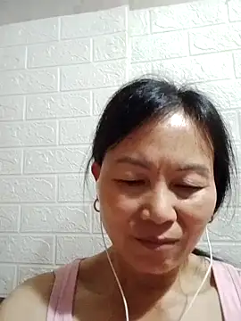 Lili-123k online show from March 22, 2026, 3:57 pm