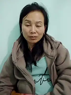 Snapshot of Lili-123k chatting on December 17, 2025, 3:17 pm Lili-123k online show from December 17, 2025, 3:17 pm