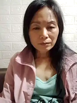 Snapshot of Lili-123k chatting on February 14, 2026, 7:47 pm Lili-123k online show from February 14, 2026, 7:47 pm