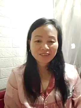 Snapshot of Lili-123k chatting on December 21, 2025, 2:35 am Lili-123k online show from December 21, 2025, 2:35 am