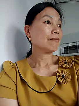 Snapshot of Lili-123k chatting on February 7, 2026, 8:22 am Lili-123k online show from February 7, 2026, 8:22 am