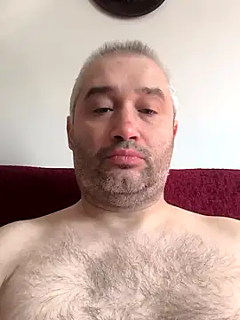 Olomoucak1982 online show from April 3, 2026, 7:37 am