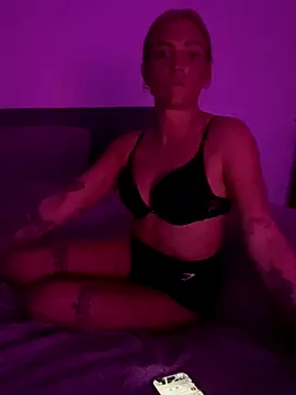 Blonde BambiXX online show from December 5, 2025, 7:45 pm