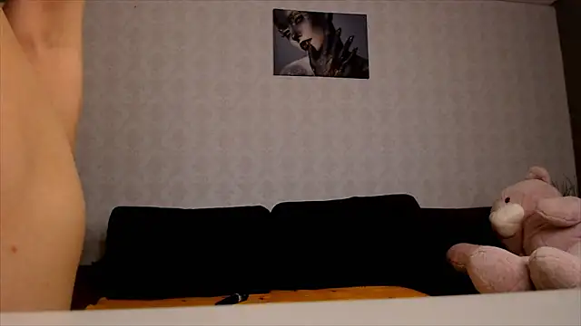 SilviaVanda online show from February 6, 2026, 7:15 am