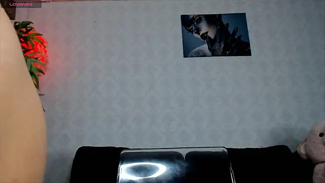 SilviaVanda online show from February 19, 2026, 7:16 am