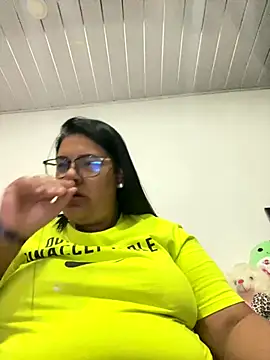 Carameloswing1 online show from December 14, 2025, 11:43 pm