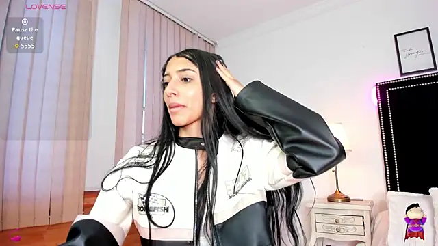 lya  brown online show from February 9, 2026, 12:36 pm