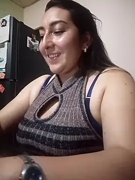 Snapshot of Valeria_montana_ chatting on February 11, 2026, 12:10 am Valeria montana online show from February 11, 2026, 12:10 am