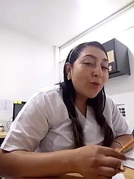 Snapshot of Valeria_montana_ chatting on February 4, 2026, 12:22 pm Valeria montana online show from February 4, 2026, 12:22 pm