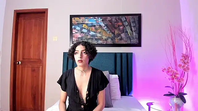 LyraVendrell online show from January 17, 2026, 12:09 pm