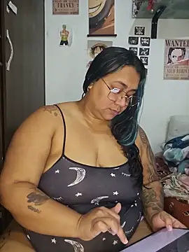 vicky-duarte online show from May 13, 2026, 11:45 pm