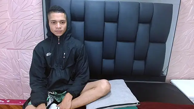 Axel Marcu online show from December 19, 2025, 1:35 pm