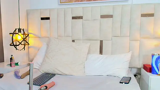 Snapshot of Sara_BigAss- chatting on January 8, 2026, 1:00 am Sara BigAss- online show from January 8, 2026, 1:00 am