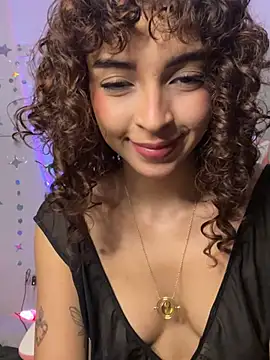 Snapshot of Anne_Wyntheris chatting on April 19, 2026, 2:12 am Anne Wyntheris online show from April 19, 2026, 2:12 am