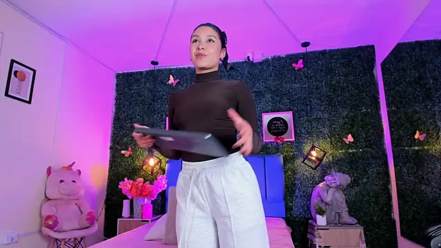 Snapshot of GabyyCute_ chatting on January 14, 2026, 3:10 am GabyyCute online show from January 14, 2026, 3:10 am