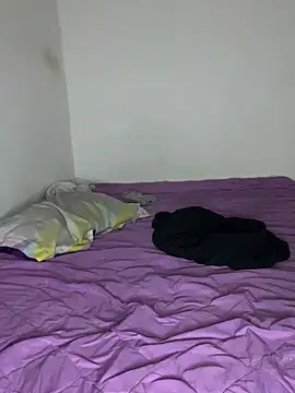 Jennmyller  online show from April 16, 2026, 1:12 pm