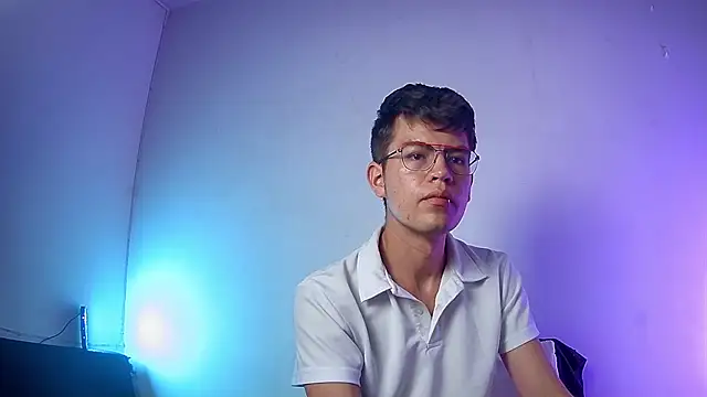 Snapshot of nicolatinboy chatting on February 26, 2026, 9:15 pm nicolatinboy online show from February 26, 2026, 9:15 pm