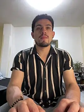 williamsmiiths16 online show from February 14, 2026, 4:34 am