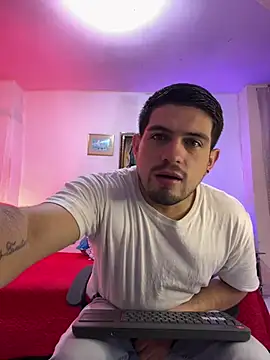 williamsmiiths16 online show from March 25, 2026, 11:42 am