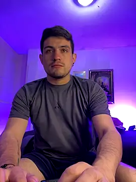 williamsmiiths16 online show from December 19, 2025, 3:58 pm