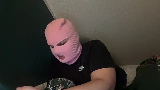 Snapshot of sluddykenna chatting on December 15, 2025, 1:33 am sluddykenna online show from December 15, 2025, 1:33 am