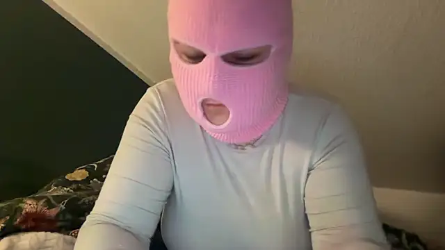 Snapshot of sluddykenna chatting on December 20, 2025, 12:02 am sluddykenna online show from December 20, 2025, 12:02 am