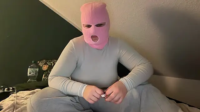 Snapshot of sluddykenna chatting on December 21, 2025, 9:37 pm sluddykenna online show from December 21, 2025, 9:37 pm