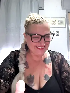 Snapshot of athena80_sexy chatting on January 7, 2026, 10:20 am athena80 sexy online show from January 7, 2026, 10:20 am