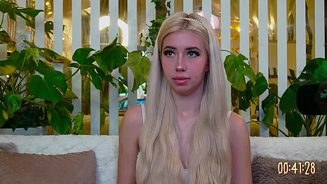 FlowweerGirl online show from March 5, 2026, 12:46 pm