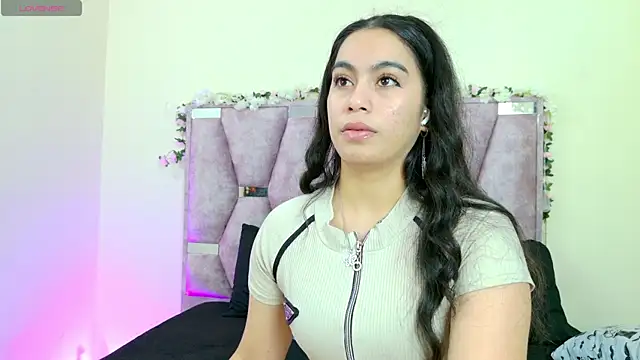 Snapshot of iris_and_damian chatting on January 14, 2026, 4:10 pm iris and damian online show from January 14, 2026, 4:10 pm