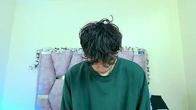 Snapshot of iris_and_damian chatting on January 8, 2026, 5:19 pm iris and damian online show from January 8, 2026, 5:19 pm