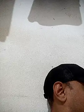 Snapshot of Mchljjk chatting on January 11, 2026, 9:33 pm Mchljjk online show from January 11, 2026, 9:33 pm