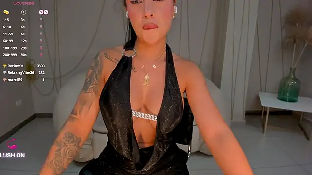 ChloeManson online show from February 14, 2025, 2:23 pm