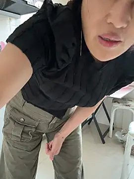 luckybaby666999 online show from April 4, 2026, 5:36 am