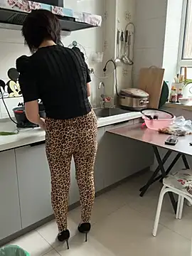 luckybaby666999 online show from April 11, 2026, 12:29 am