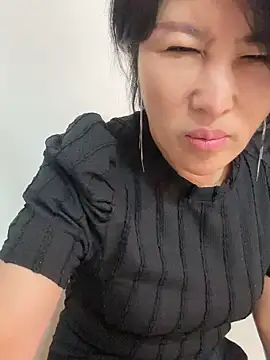 luckybaby666999 online show from April 13, 2026, 4:27 am