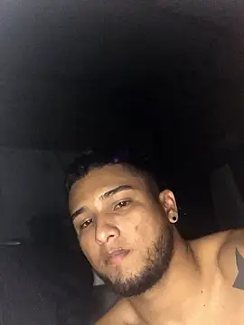 modeloxtz online show from January 10, 2026, 6:09 am