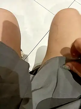 Snapshot of Baby-Linh chatting on December 17, 2025, 4:28 am Baby-Linh online show from December 17, 2025, 4:28 am