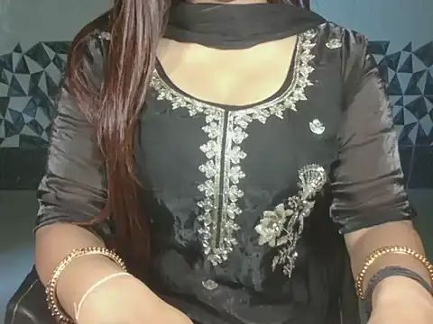 Hotty Suzuka online show from July 3, 2026, 3:13 am