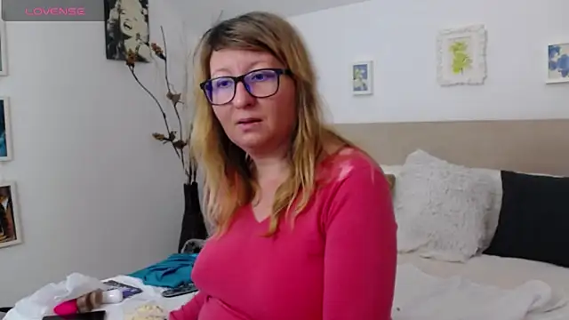 OlgaPavlova online show from February 25, 2026, 2:39 pm