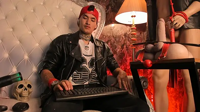 Snapshot of AlecBanne chatting on February 15, 2026, 7:51 am AlecBanne online show from February 15, 2026, 7:51 am