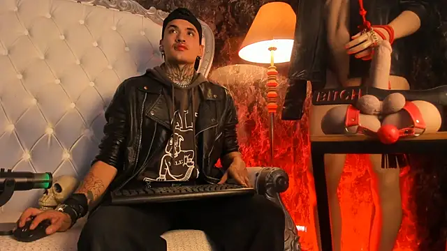 AlecBanne online show from February 17, 2026, 11:02 pm