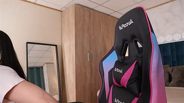 Snapshot of LucyFever chatting on January 15, 2026, 6:39 am LucyFever online show from January 15, 2026, 6:39 am