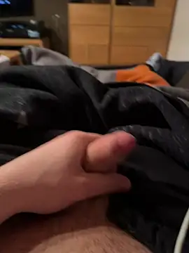 hannes256102 online show from March 25, 2026, 6:07 pm