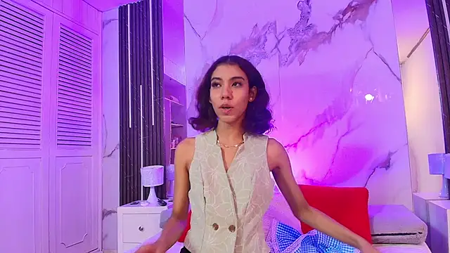 BellaHarpeer online show from May 19, 2026, 7:54 pm